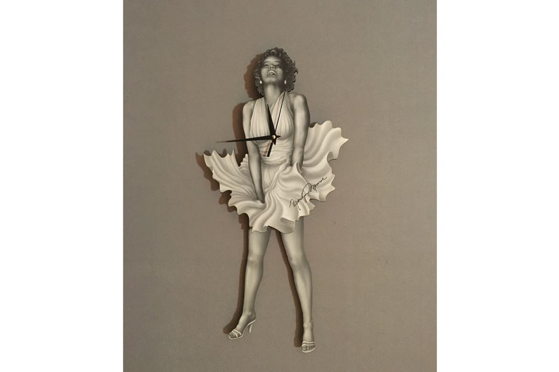 MARLİYN MONROE DEKORATİF SARKAÇLI DUVAR SAATİ