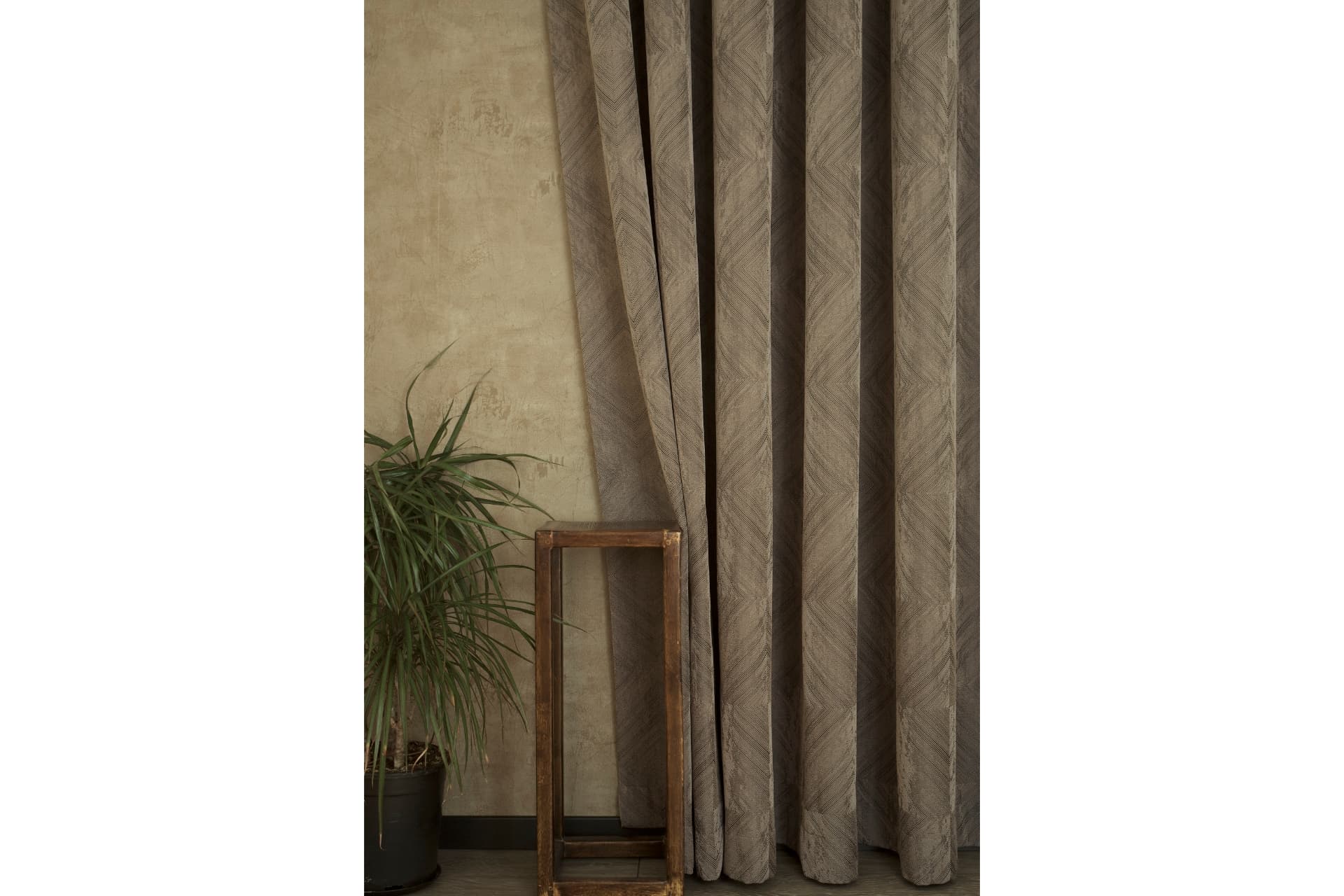 FON PERDE PRİZMA DESEN AÇIK KAHVE 1-3 SIK PİLE 90X260