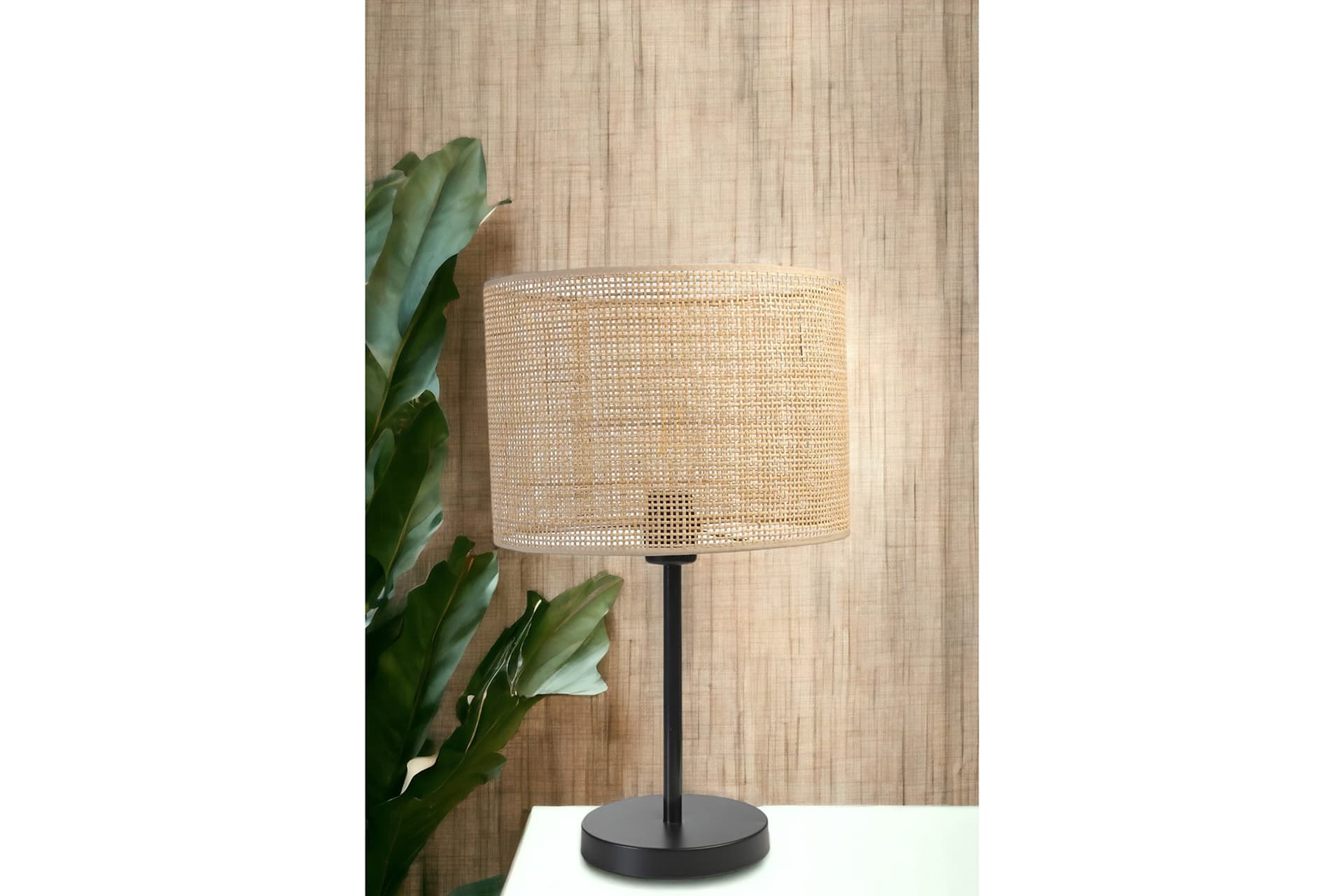 ÖRGÜLÜ RATTAN ABAJURLU MASA LAMBASI SİYAH