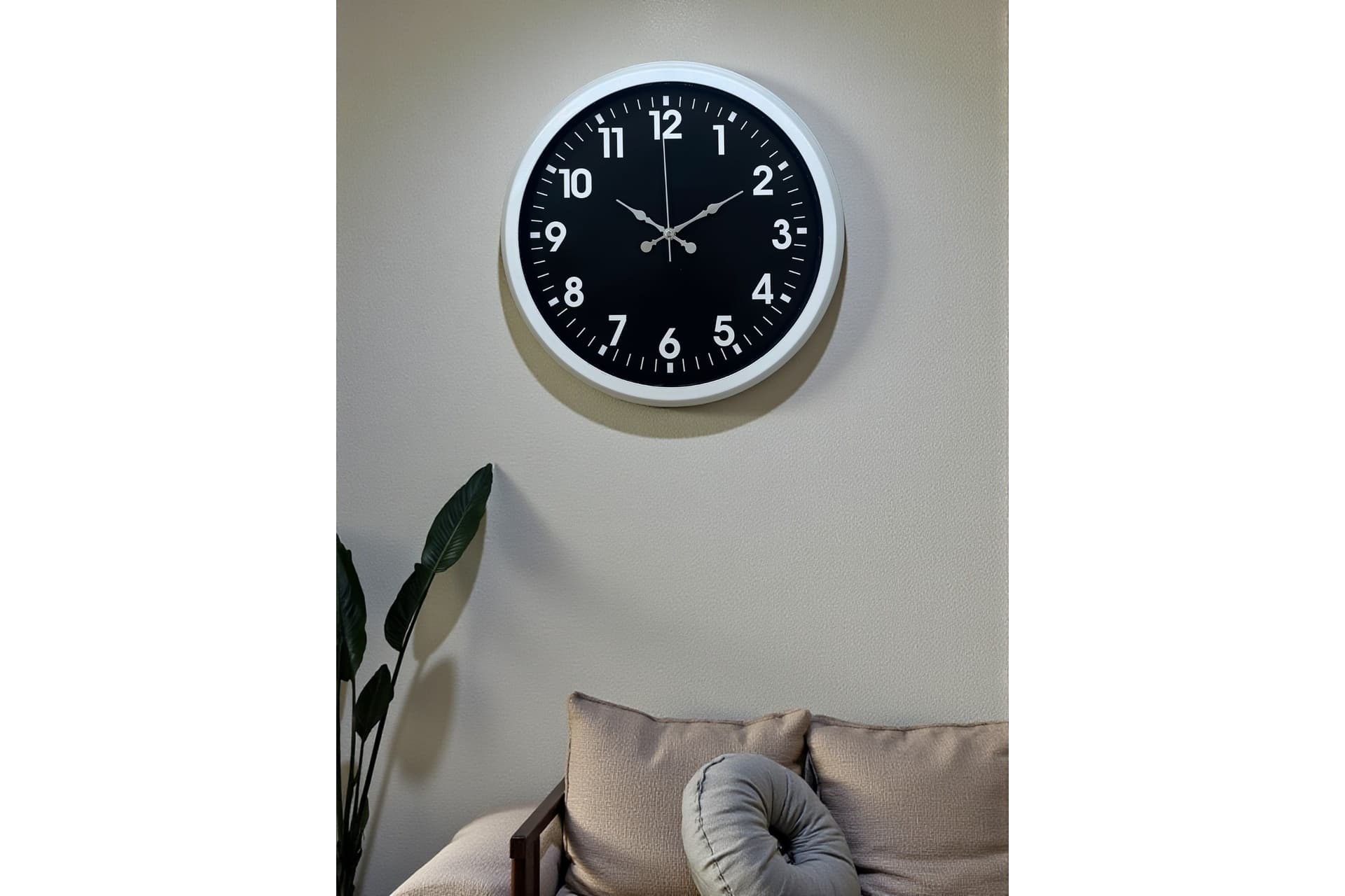WHİTE PURE KONTRAST METAL DUVAR SAATİ 40 CM